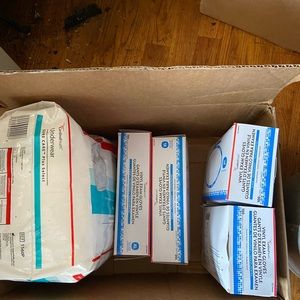 Plus size diapers 2xl , bed pads an gloves all for sale